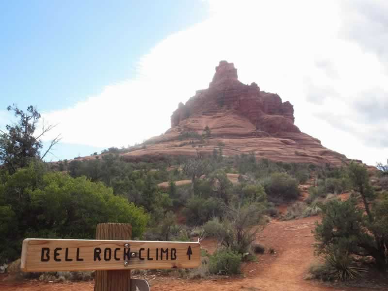 Hiking trail to the Bell Rock Climb