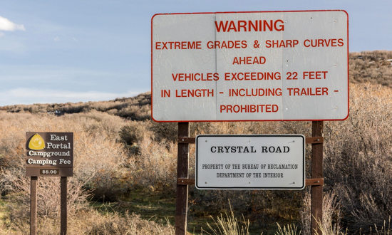 Warning sign at the beginning of the East Portal Road at the Black Canyon of the Gunnison National Park in western Colorado