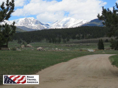 Dirt road in Moraine Park  in Rocky Mountain National Park