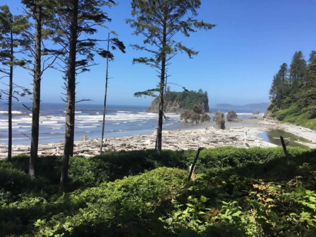 A "must see" stop for visitors to Olympic National Park ... Ruby Beach
